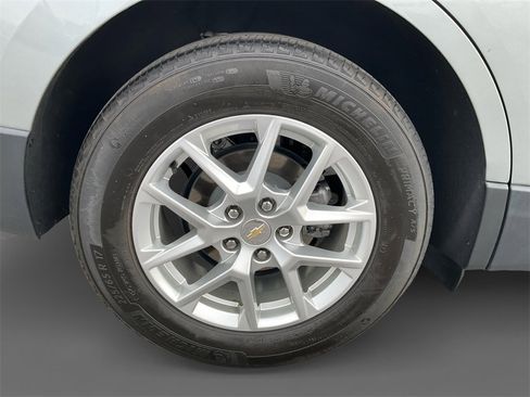 Used 2023 Chevrolet Equinox LT image 10