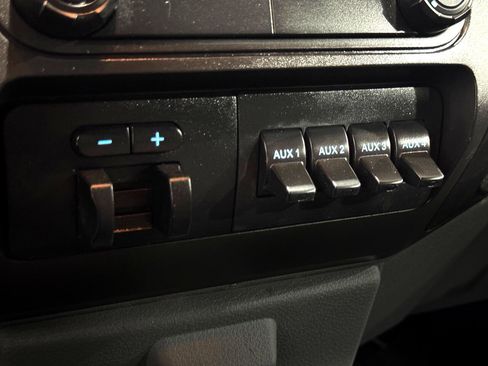 Used 2011 Ford F550 4x4 Crew Cab Super Duty w/ Payload Upgrade Pkg image 26