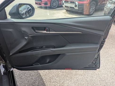 Used 2025 Toyota Camry LE FWD image 33