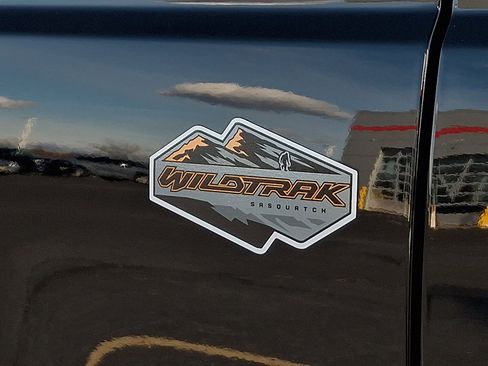 Used 2023 Ford Bronco Wildtrak image 32