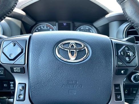 Used 2020 Toyota Tacoma TRD Off-Road w/ TRD Premium Off Road Package AWD/4WD image 14