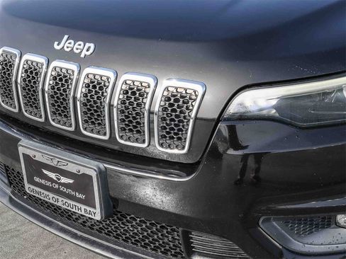 Used 2019 Jeep Cherokee Latitude w/ Popular Appearance Group image 11