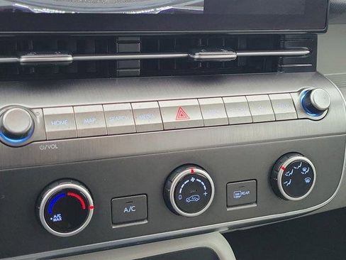 Used 2025 Hyundai Kona SE image 27