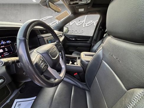 Used 2021 GMC Yukon XL Denali w/ Denali Premium Package RWD image 24