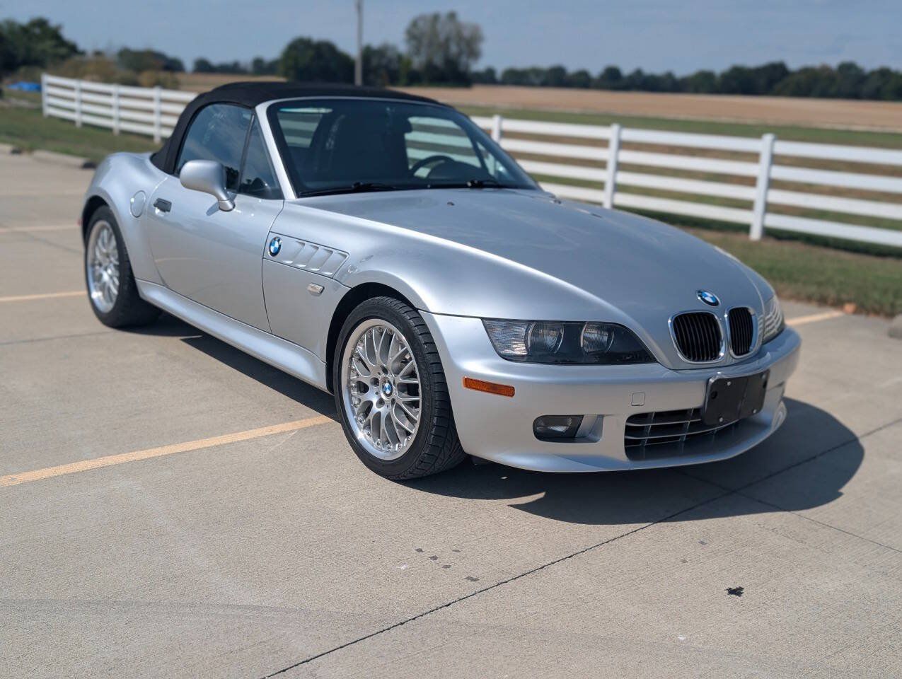 Used 2001 BMW Z3 3.0i RWD image 1