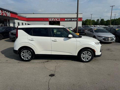 Used 2020 Kia Soul LX FWD image 2