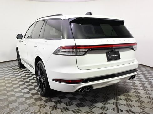 New 2026 Lincoln Aviator Reserve image 4