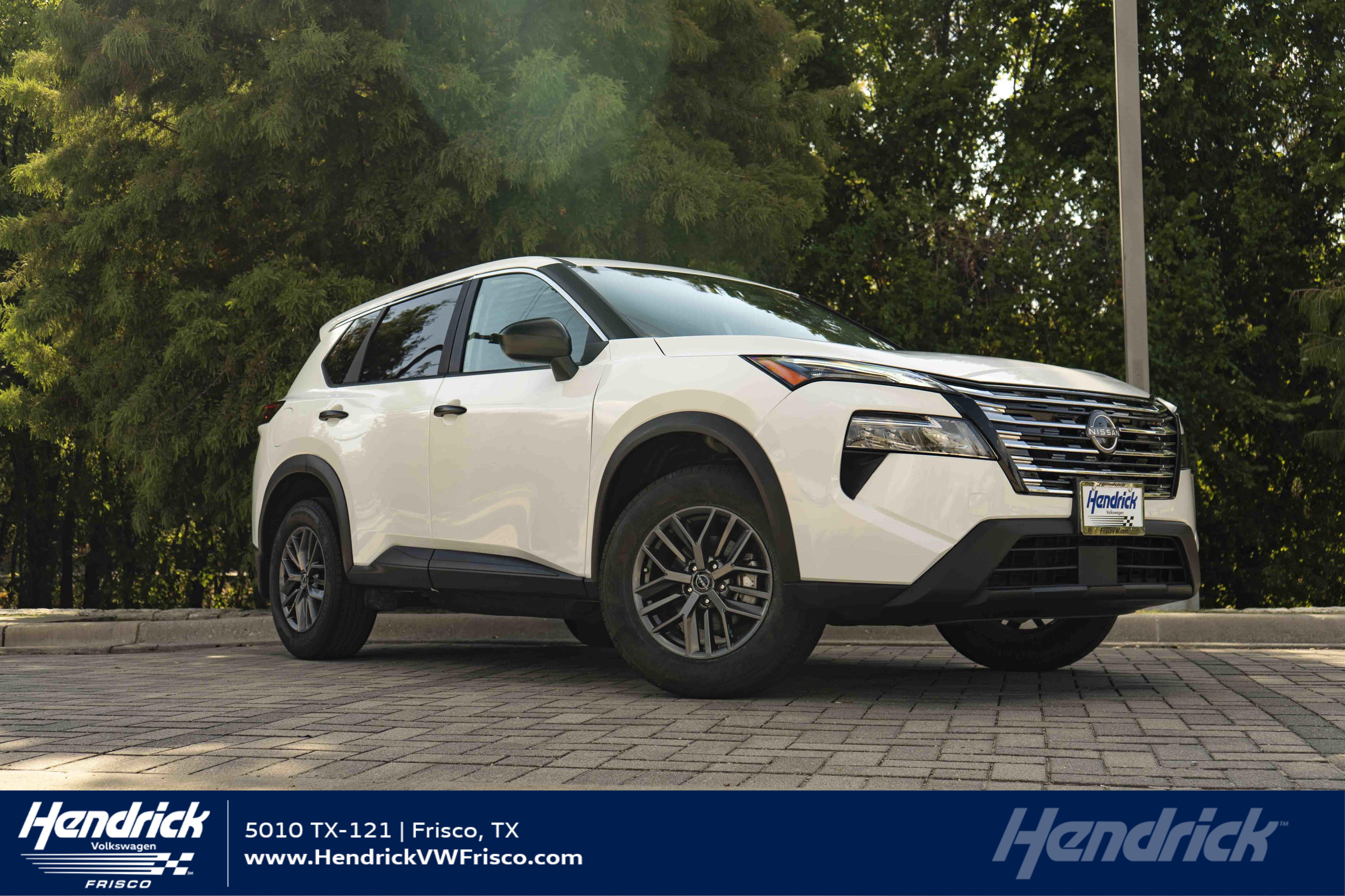 Used 2025 Nissan Rogue S FWD image 1