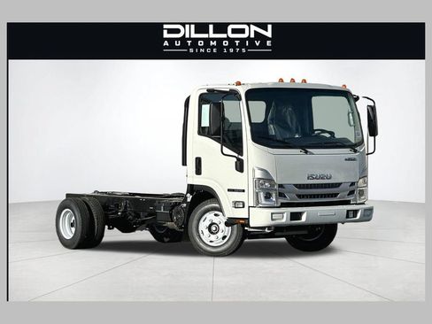 Used 2024 Isuzu NPR RWD image 1