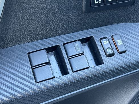 Used 2015 Toyota RAV4 Limited image 13