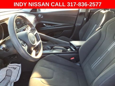 Used 2021 Hyundai Elantra SEL image 8