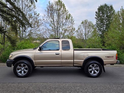 Used 2000 Toyota Tacoma PreRunner RWD image 5