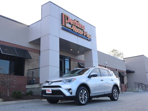 Used 2016 Toyota RAV4 XLE image 34