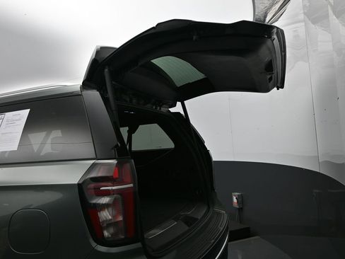 Used 2023 Chevrolet Suburban Premier AWD/4WD image 22