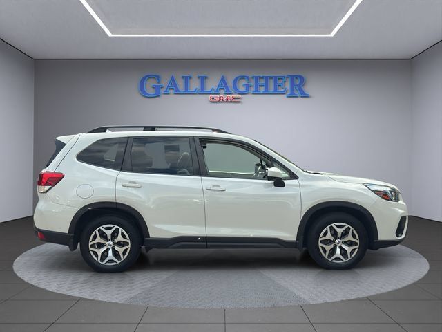 Used 2019 Subaru Forester Premium AWD/4WD image 3