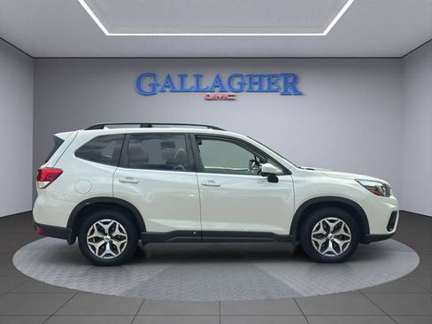 Used 2019 Subaru Forester Premium AWD/4WD image 3