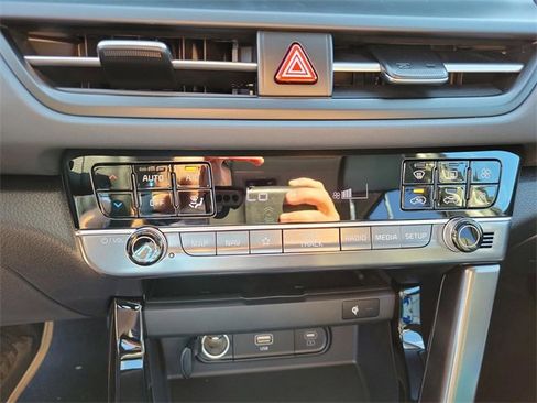 New 2026 Kia Seltos SX w/ SX Sunroof Package image 18