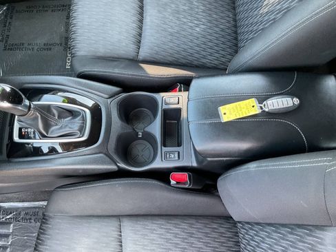 Used 2019 Nissan Rogue SV AWD/4WD image 26