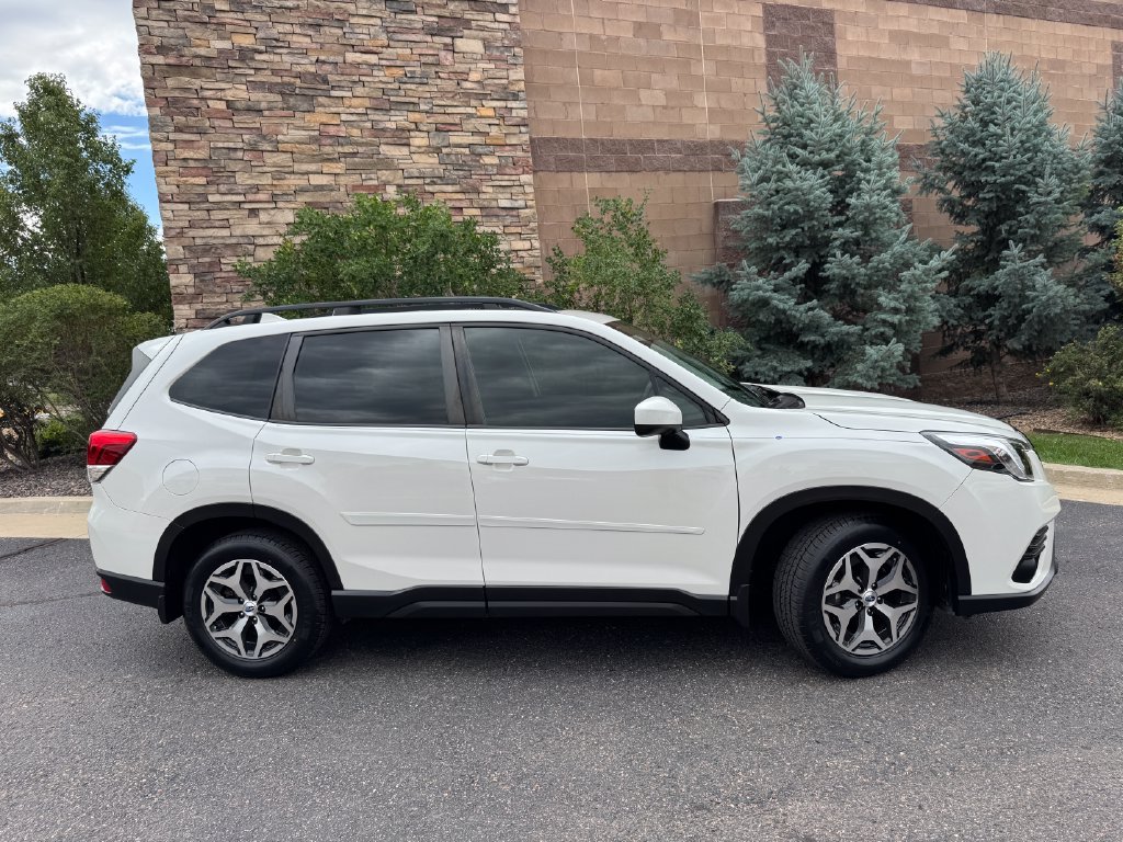 Used 2023 Subaru Forester Premium w/ Popular Package #2 AWD/4WD image 5