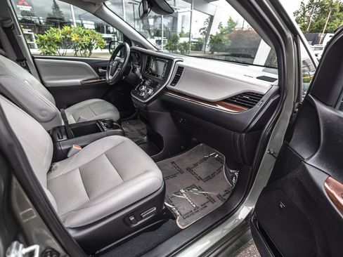 Used 2020 Toyota Sienna Limited AWD/4WD image 26