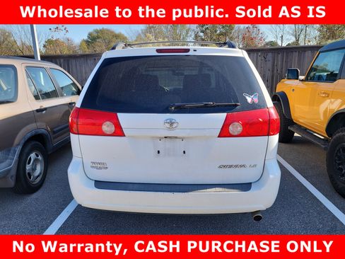 Used 2010 Toyota Sienna CE image 6