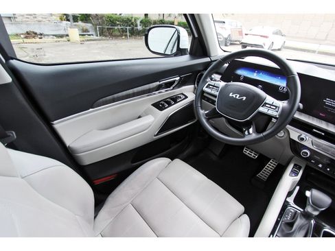Certified 2024 Kia Telluride SX FWD image 12