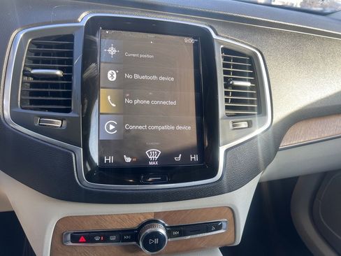 Used 2022 Volvo XC90 T6 Momentum w/ Climate Package image 8