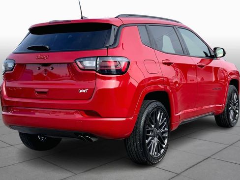 Used 2022 Jeep Compass Limited w/ (RED) Package image 12