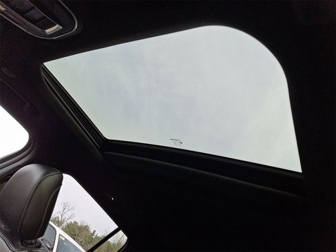 New 2025 Jeep Grand Cherokee Altitude image 7