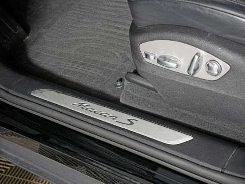 Certified 2021 Porsche Macan S AWD/4WD image 20