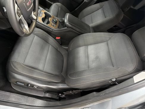 Used 2023 GMC Acadia SLE w/ Driver Convenience Package FWD image 15