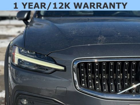 Used 2021 Volvo V60 T5 Cross Country image 5