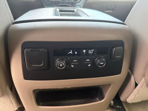 Used 2016 Chevrolet Tahoe LTZ AWD/4WD image 31