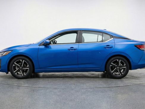 Used 2025 Nissan Sentra SV FWD image 5