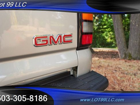Used 2004 GMC Sierra 2500 SLT w/ Heavy-Duty Power Package AWD/4WD image 30