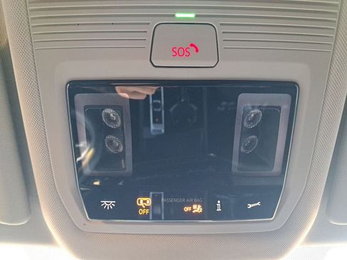 Used 2024 Volkswagen Atlas SE image 17