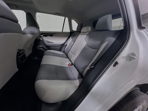 Used 2022 Toyota RAV4 XLE w/ Convenience Package FWD image 29