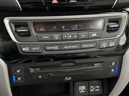 Used 2020 Honda Pilot Elite image 19