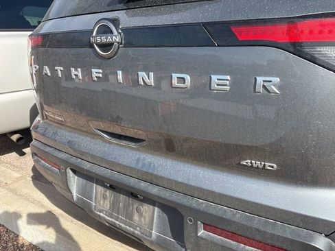 Used 2022 Nissan Pathfinder S image 5