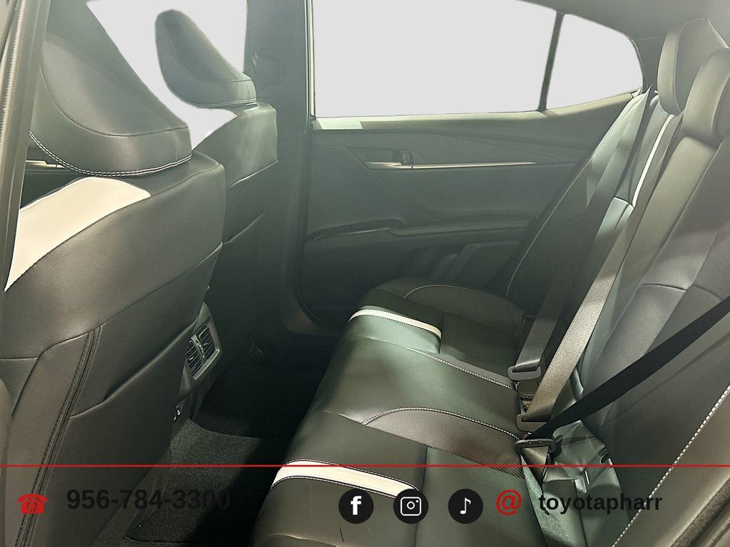 New 2026 Toyota Camry Hybrid w/ Multimedia Upgrade Package FWD image 24