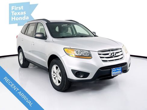 Used 2011 Hyundai Santa Fe GLS image 1