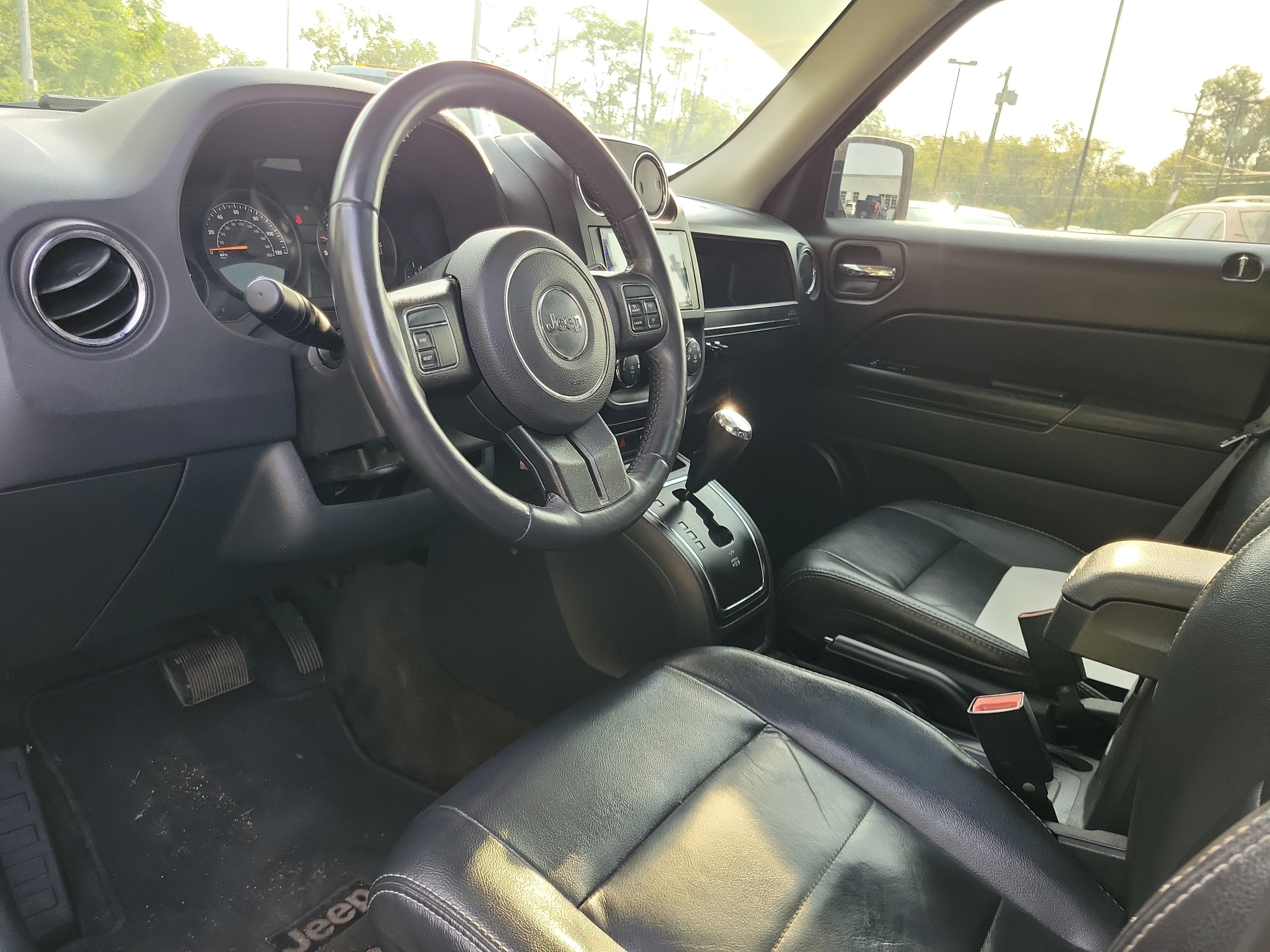 Used 2016 Jeep Patriot High Altitude FWD image 19