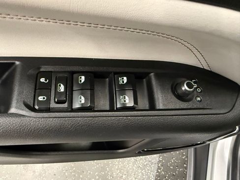 Used 2025 Jeep Compass Limited AWD/4WD image 10