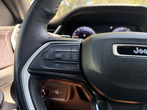 Certified 2022 Jeep Grand Cherokee L Laredo RWD image 22