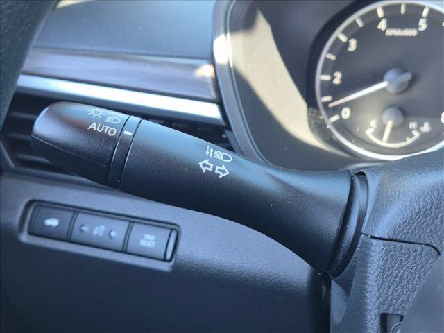 Used 2025 Nissan Altima 2.5 SV FWD image 15