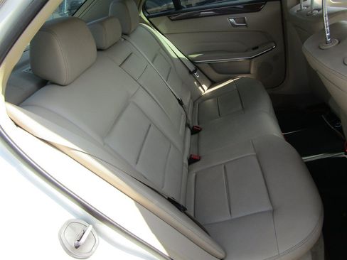 Used 2014 Mercedes-Benz E 350 Sedan image 6