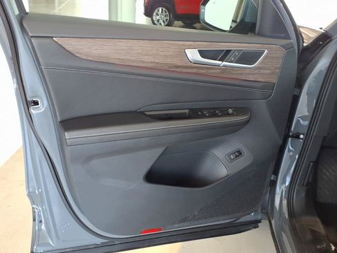 Used 2026 Volkswagen Atlas SEL AWD/4WD image 10