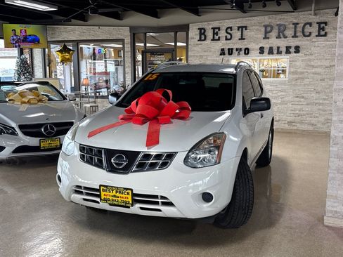 Used 2015 Nissan Rogue S w/ Convenience Package FWD image 3