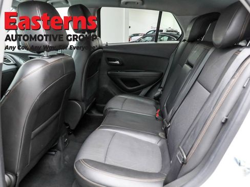 Used 2020 Chevrolet Trax LT w/ LT Convenience Package image 21