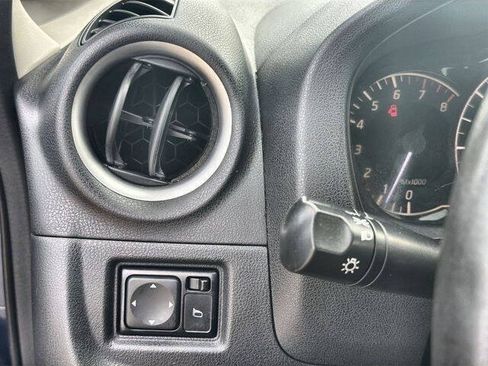 Used 2019 Nissan Versa Note SV FWD image 17